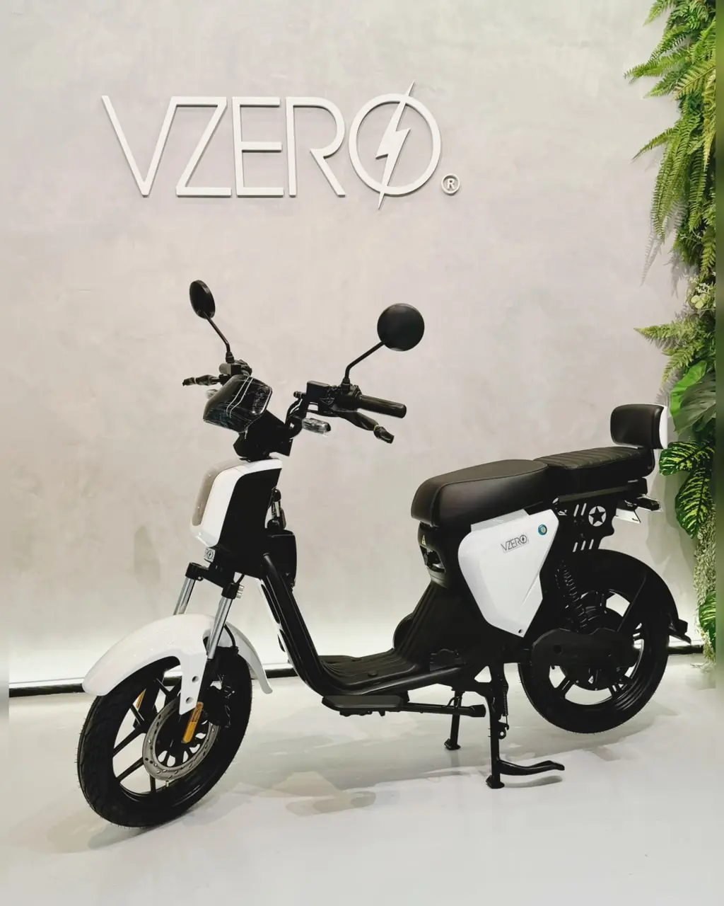 VZero Inova 2.0 1000W seminova no calçadão de Copacabana